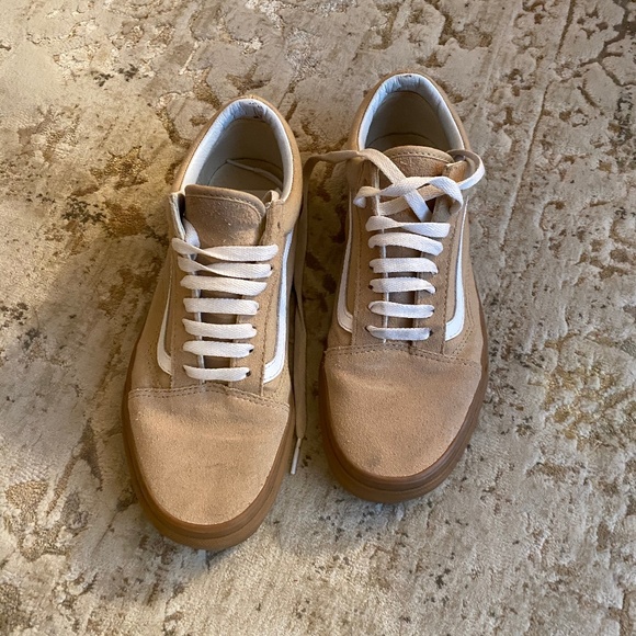 ua old skool gum sneaker